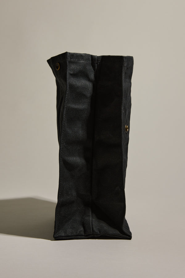 Barkers Waxed Lunch Bag in black, additional view