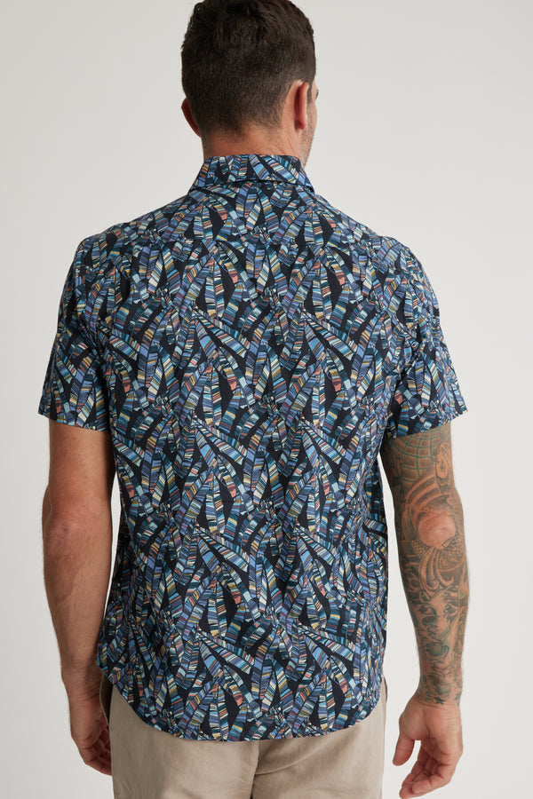 Barkers Longleaf Print Shirt in light blue, tailored fit, additional view