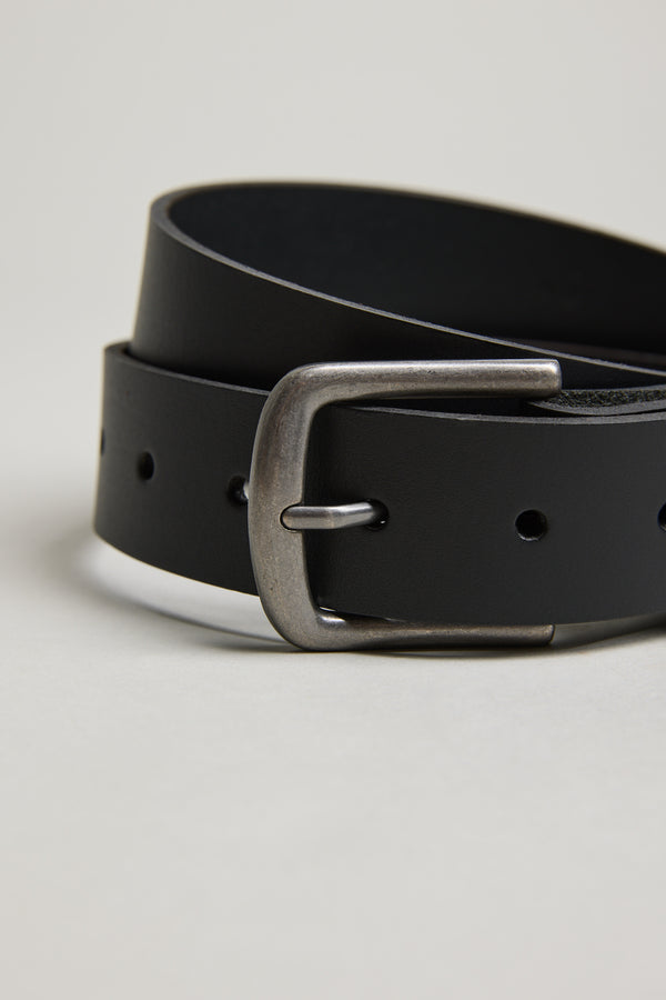 Barkers Acre Leather Belt in black, additional view