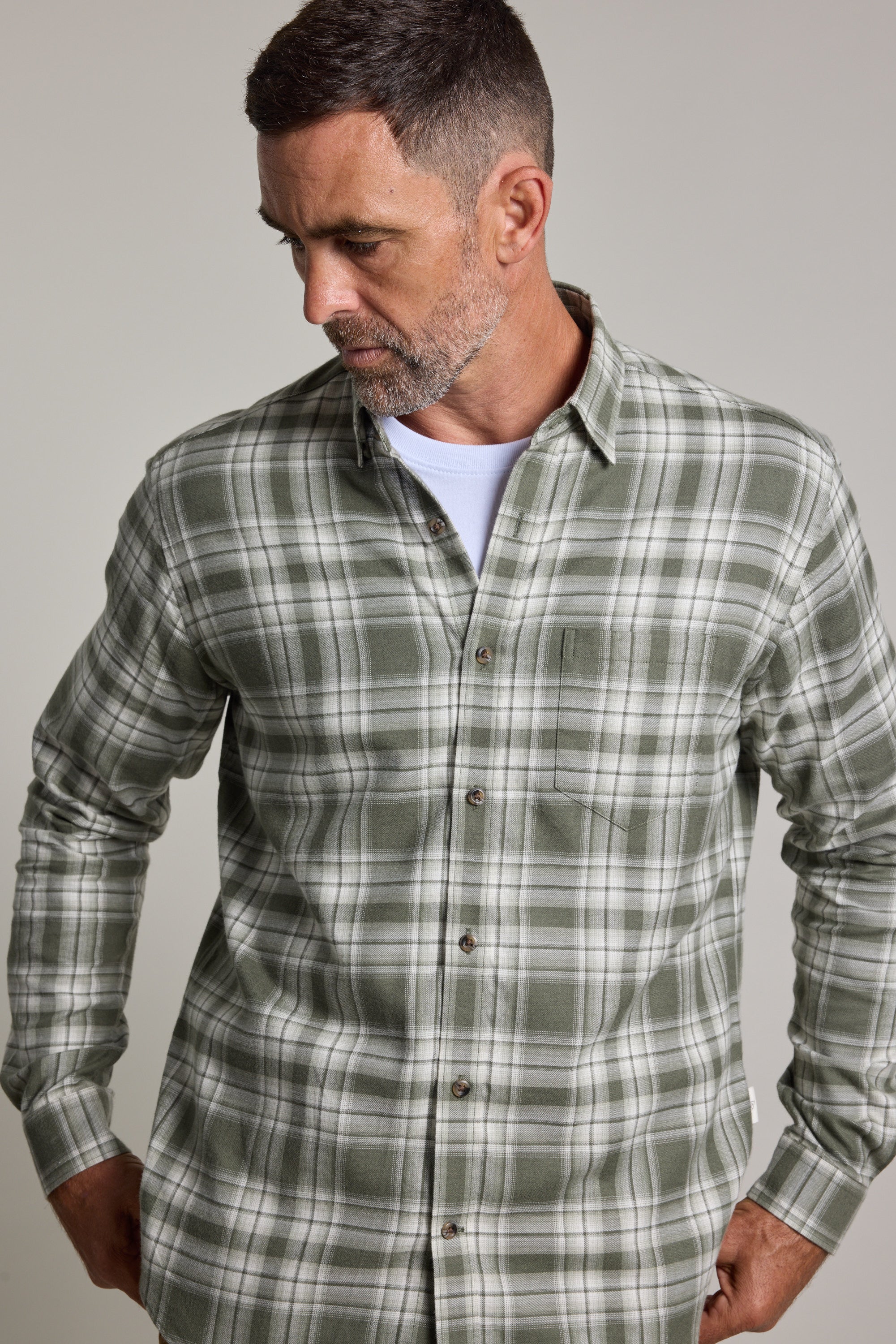 Barkers Paxtonheck Shirt in green check, classic fit, alternate view