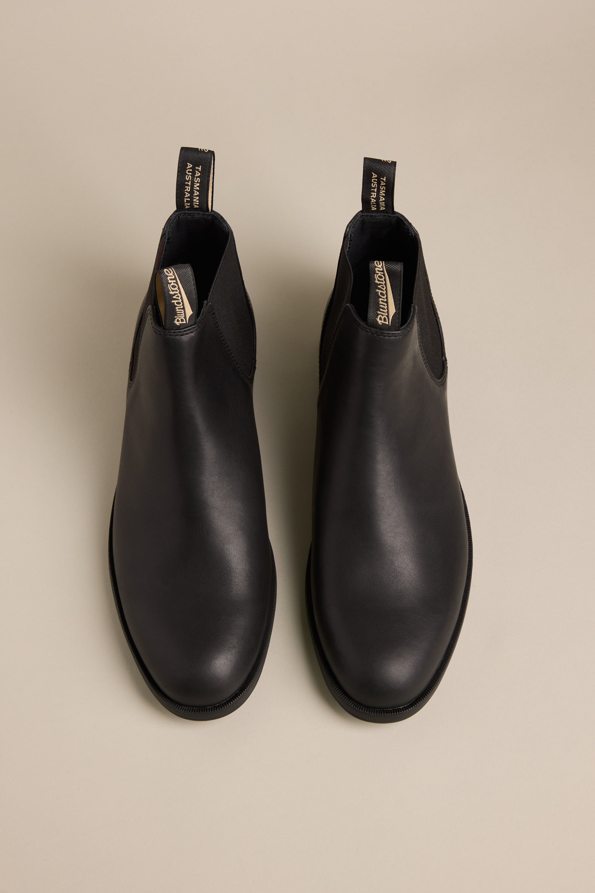 Shop Blundstone Dress Chelsea Boots #1901 (BLACK)