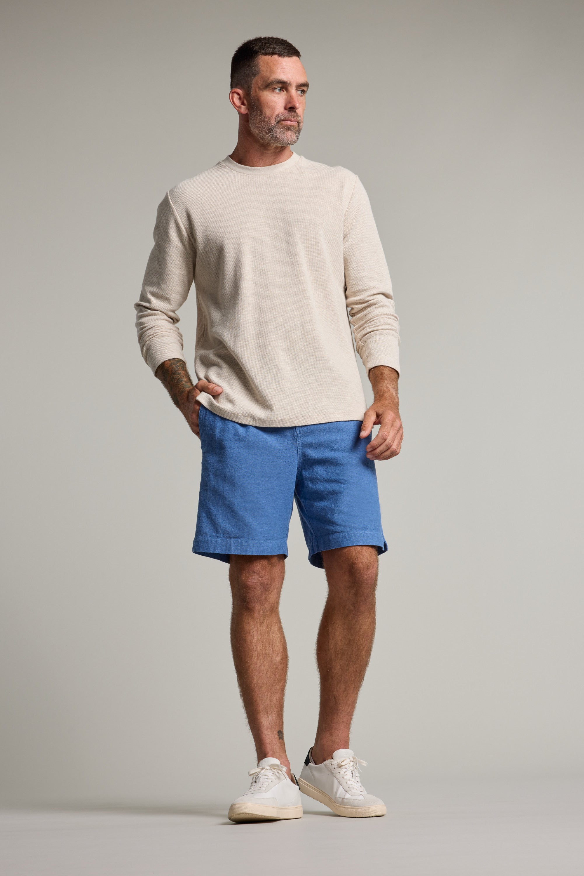Barkers Barclay Linen Weekend Short in blue, additional view