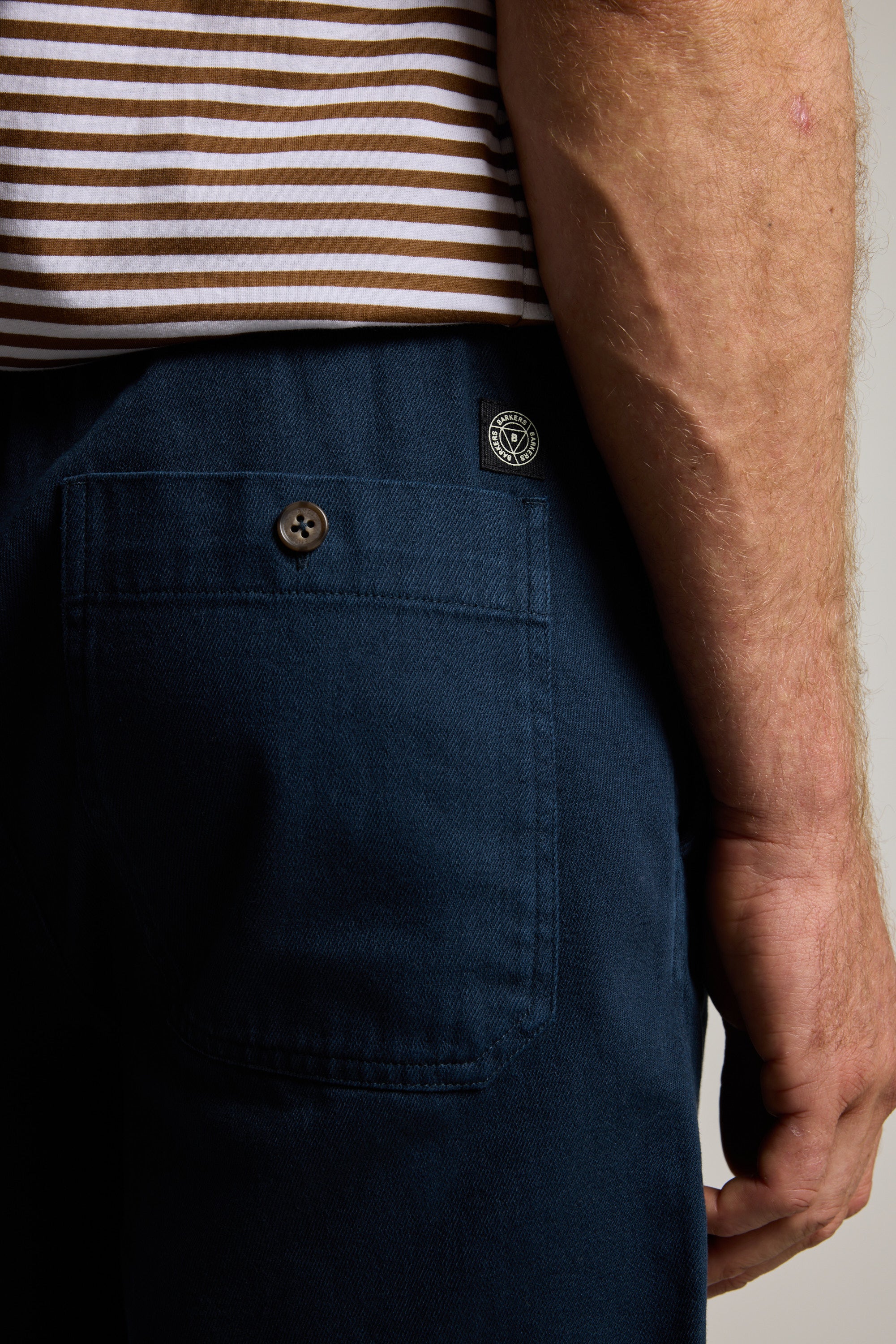 Barkers Harley GD Weekend Short in dark blue, relaxed fit, additional view