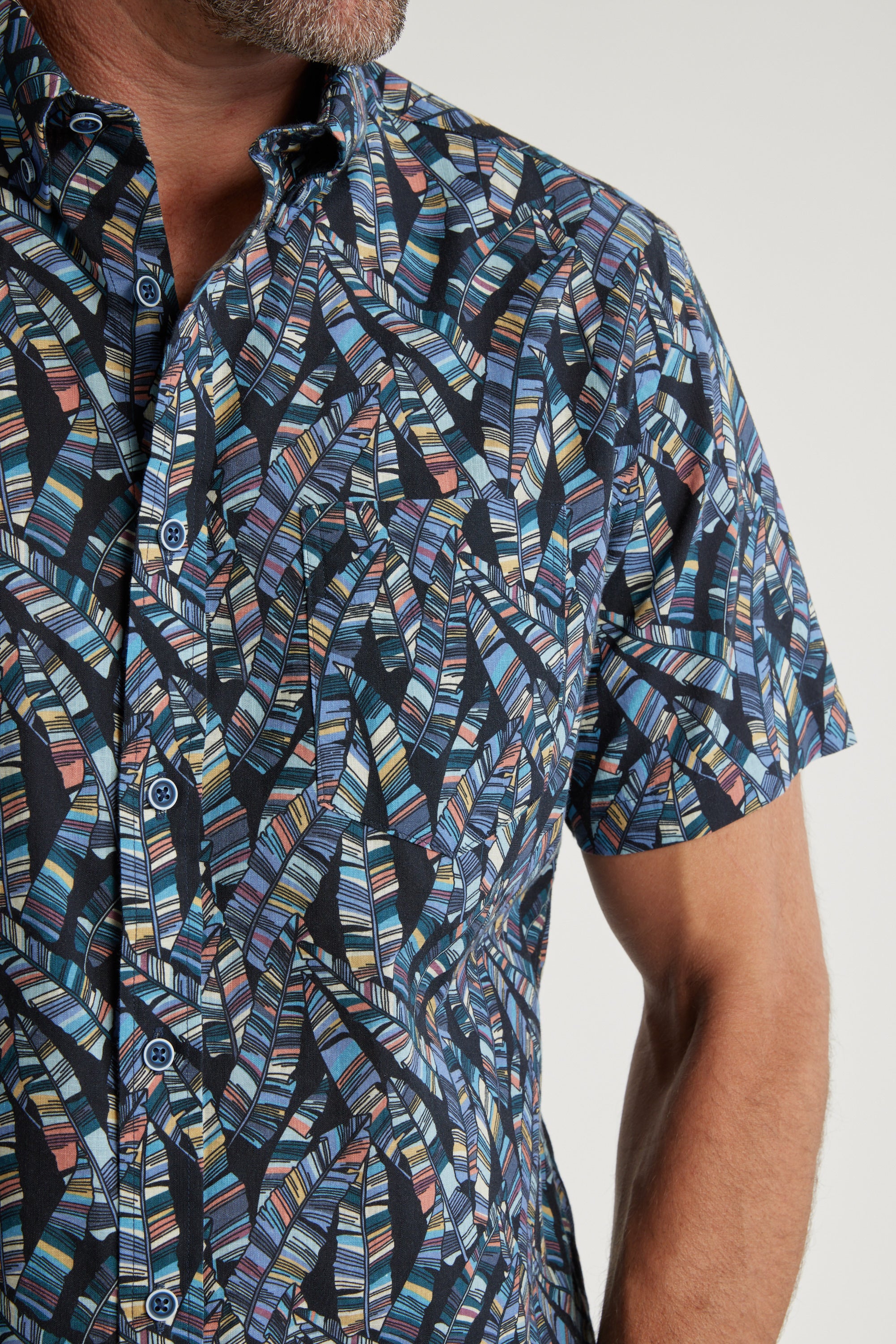Barkers Longleaf Print Shirt in light blue, tailored fit, additional view
