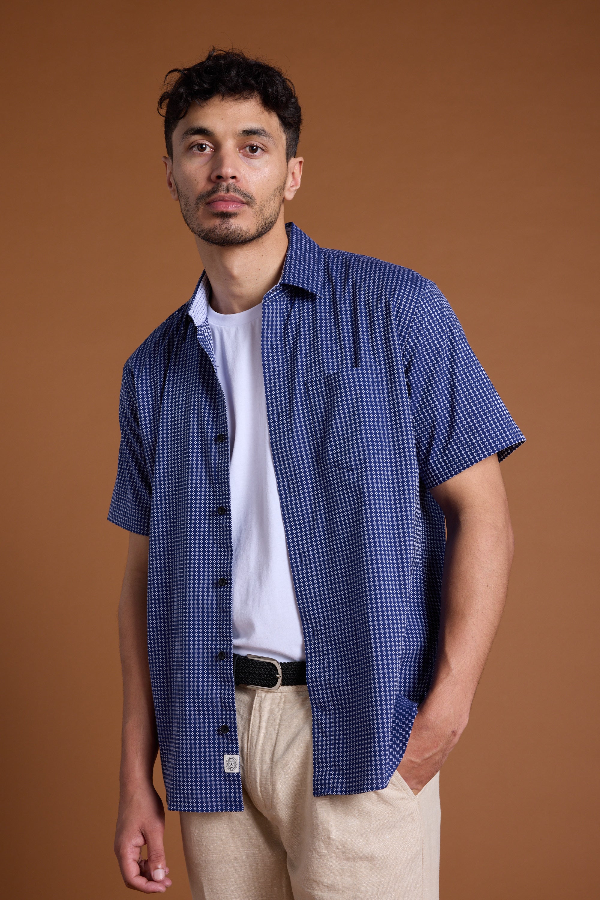 Barkers Ravenwood Shirt in navy, tailored fit, alternate view