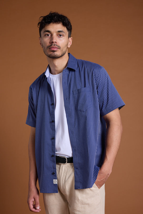 Barkers Ravenwood Shirt in navy, tailored fit, alternate view