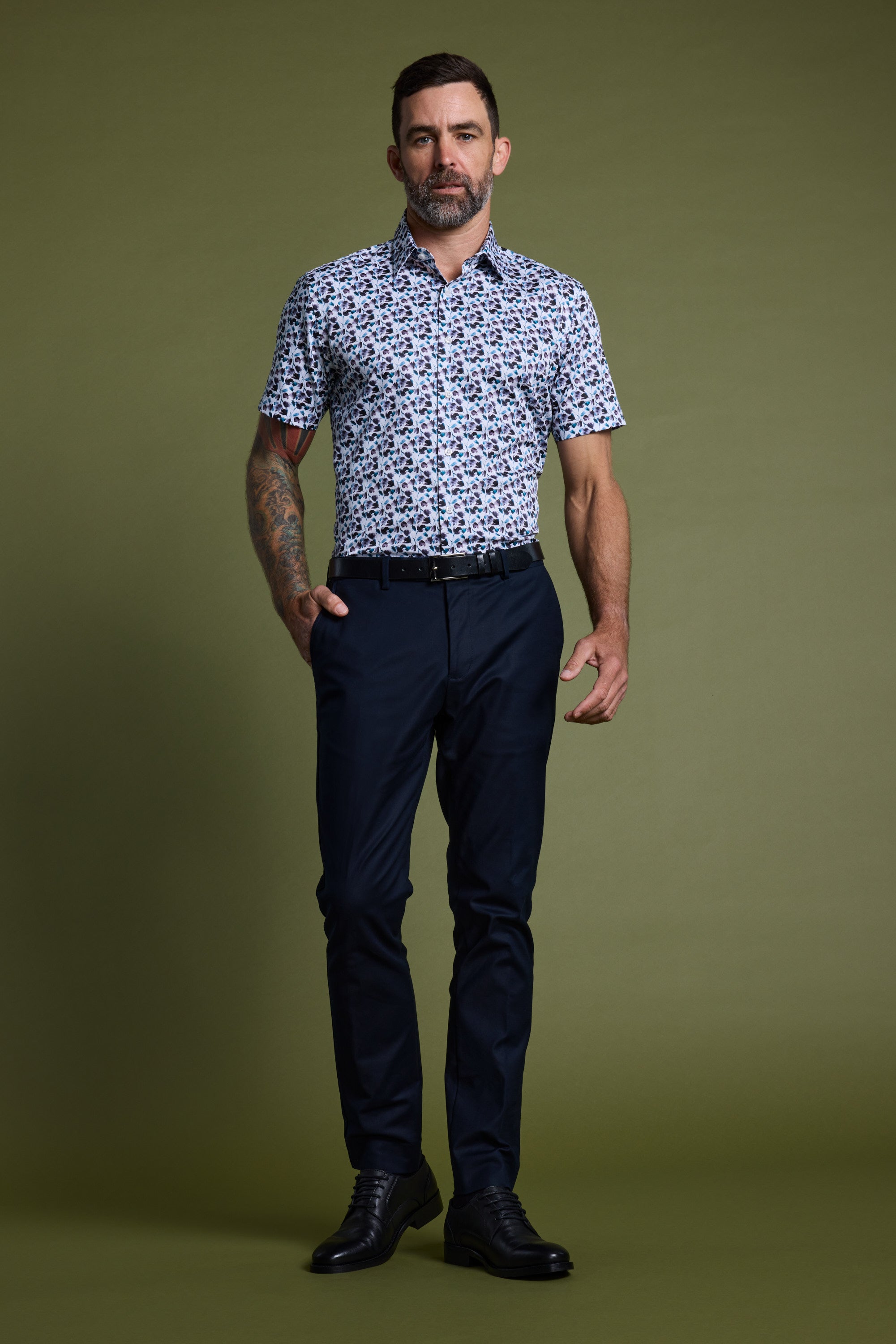 Barkers Halbert Print Shirt in white, tailored fit, additional view