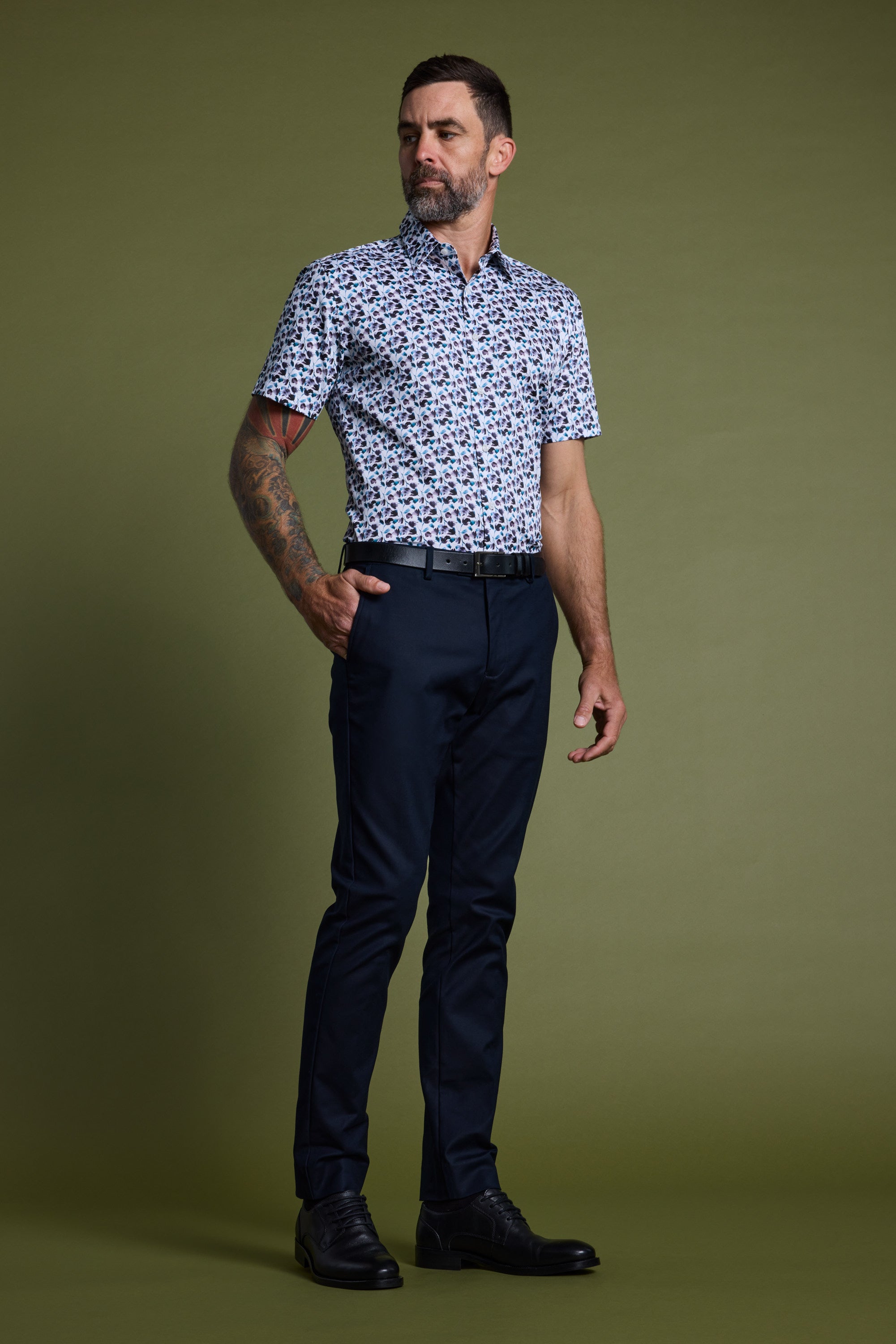 Barkers Halbert Print Shirt in white, tailored fit, additional view