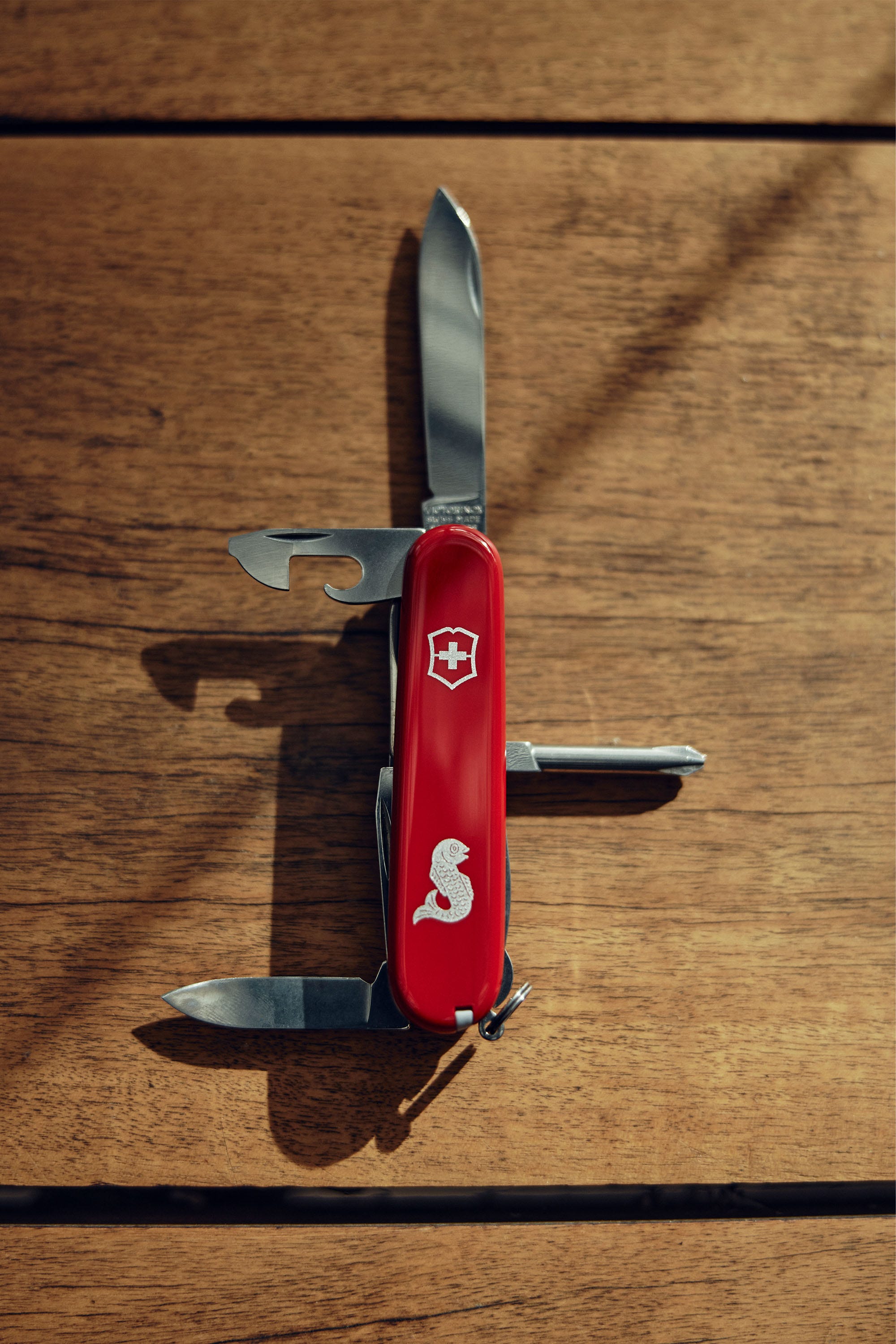 Fisherman victorinox 2024