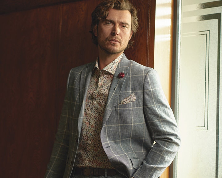 Explore the range of men's occasion and wedding shirts at Barkers. 